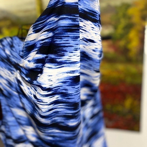 Rafaella size large blue and white drop neckline sleeveless tank casual stretch - Picture 3 of 8